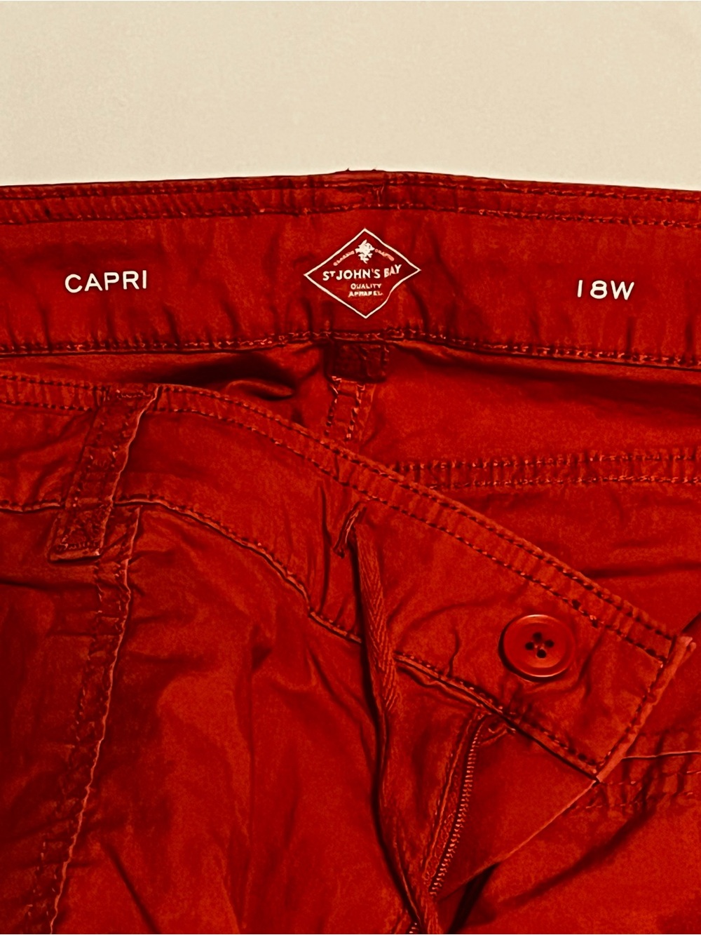 St. John’s Bay Women’s Red Cargo Capri Pants Size 18W Plus Size